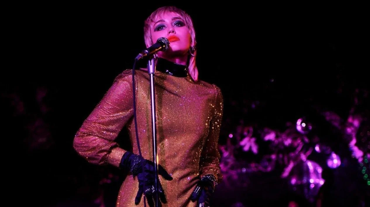 Miley Cyrus Gelar Konser Spesial untuk Fans Seti